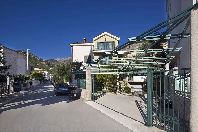 Spacious house in Budva — photo 7