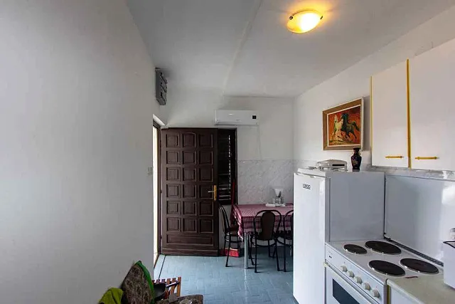 House in the picturesque area of ​​Krasici, ideal for comfortable living and relaxation — photo 4