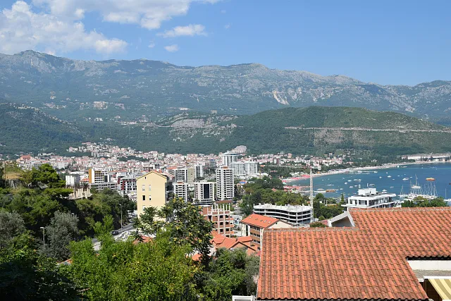 Spacious 3-Bedroom Apartment with Stunning Sea Views — photo 5