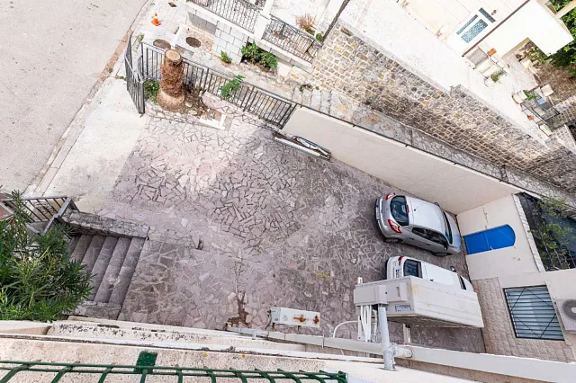 Spacious duplex apartment with sea view in Sveti Stefan — photo 39