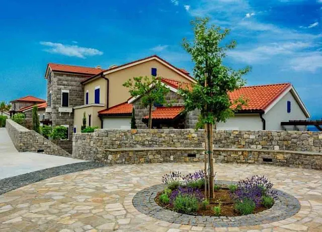 Luxurious apartments in Lustica — photo 22