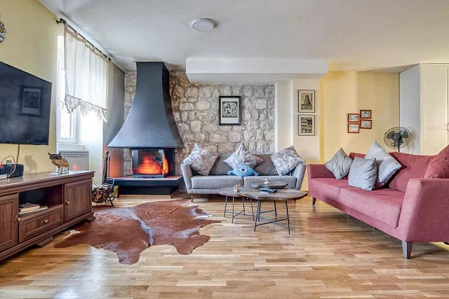 Stunning Stone Villa in Prčanj with Panoramic Bay Views — photo 10