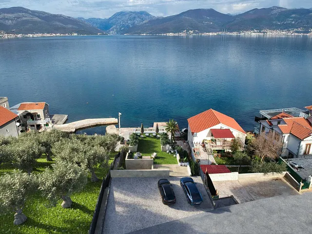House for project on the first line with access to the sea in Krasici