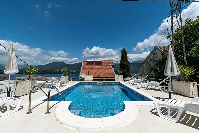 Spacious house with sea views in the picturesque area of ​​Djurashevichi