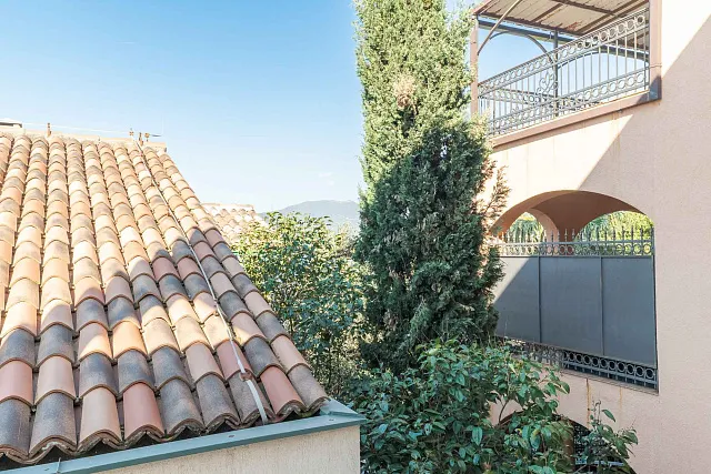 3-bedroom apartment, 90 m², with a partial sea view from the terrace