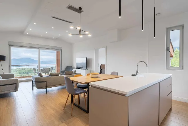 Luxury penthouse with spectacular sea views — photo 17