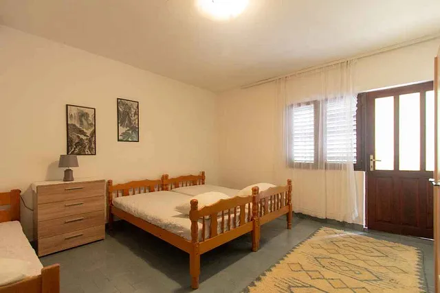 House in the picturesque area of ​​Krasici, ideal for comfortable living and relaxation — photo 11
