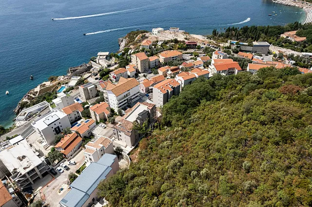 Beautiful plot in an attractive location between Budva and Sveti Stefan, with the approved site development parameters — photo 7