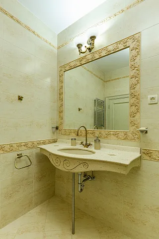Elegance and serenity in a luxurious villa with natural views. — photo 31