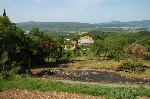 Land in Tivat with sea view