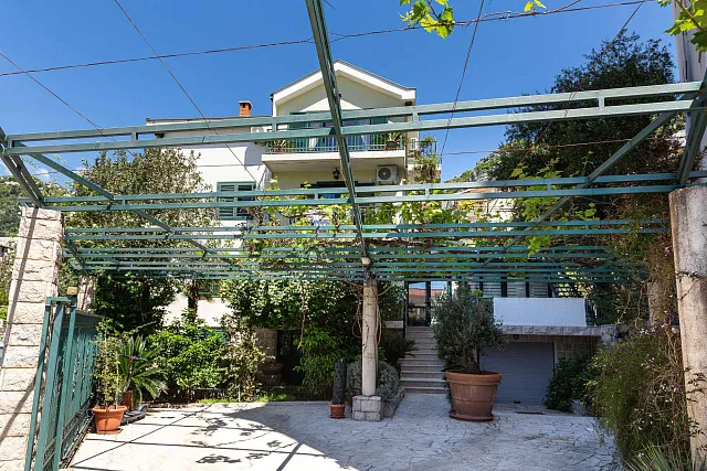 Spacious house in Budva — photo 30