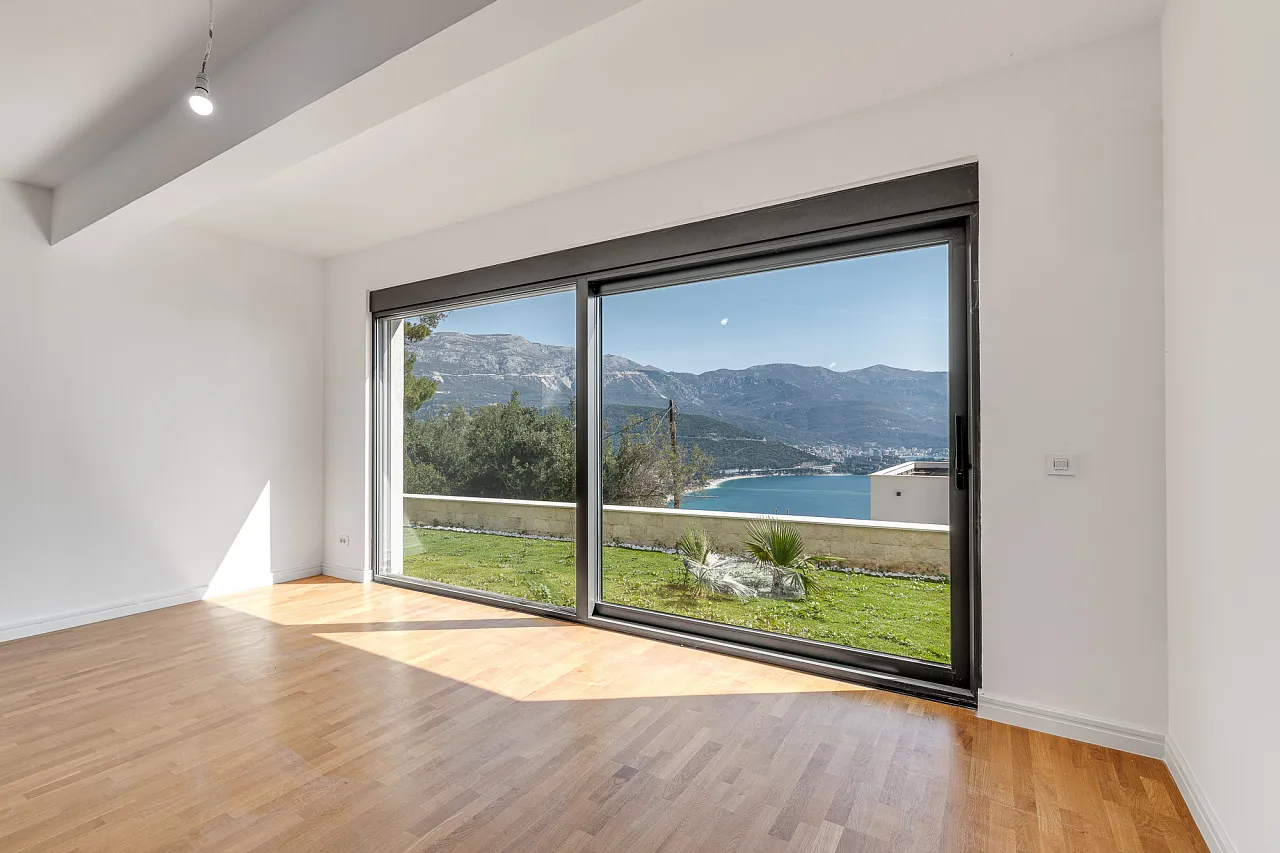 Luxury Newly Built Villa with Panoramic Sea Views – Budva