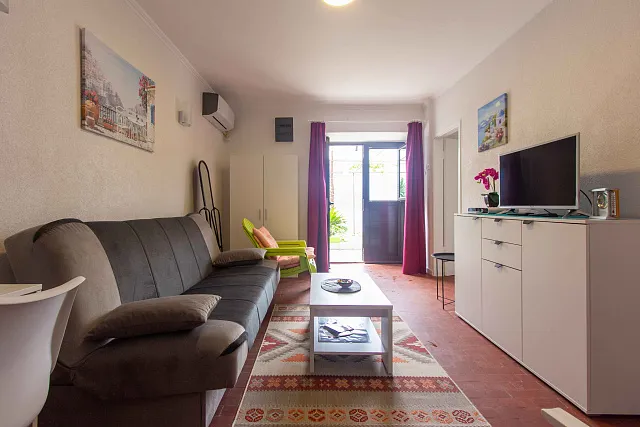 Townhouse by the sea in Dobrota — photo 19