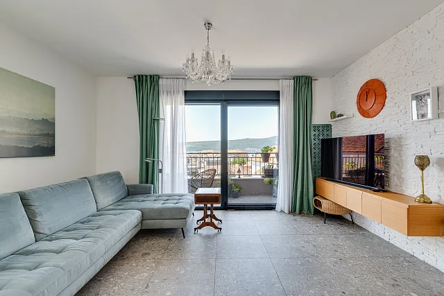 Modern three-bedroom apartment in the centre of Tivat with sea views — photo 6