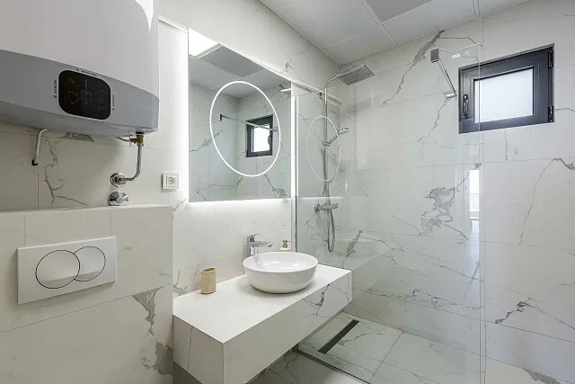 Three bedroom apartment with panoramic views of Sveti Stefan — photo 14