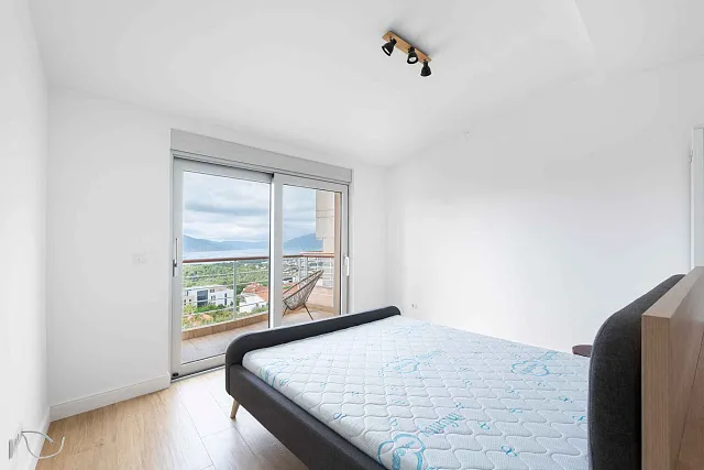 Luxury penthouse with spectacular sea views — photo 23