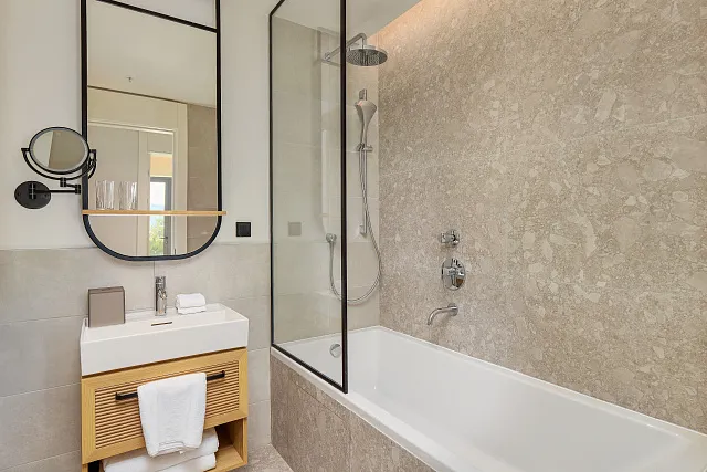 LUXURIOUS TWO BEDROOM APARTMENT