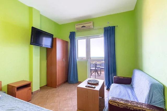 House with Hotel Capacity in Dobre Vode — photo 12