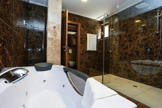 Modern villa located on the first line of Radovici — photo 15