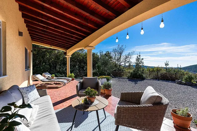 Family Home with Panoramic Nature Views — photo 54