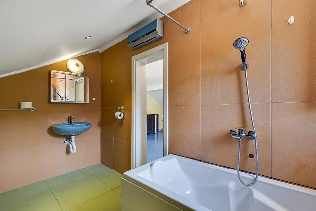 Spacious house with sea views in the picturesque area of ​​Djurashevichi — photo 10
