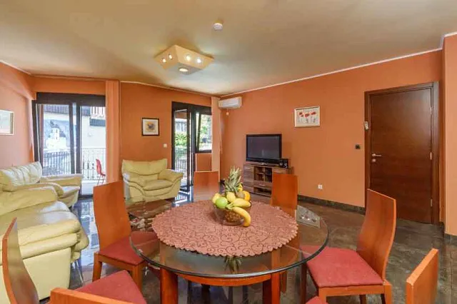 Two-bedroom apartment in complex with a swimming pool in Dobrota — photo 4
