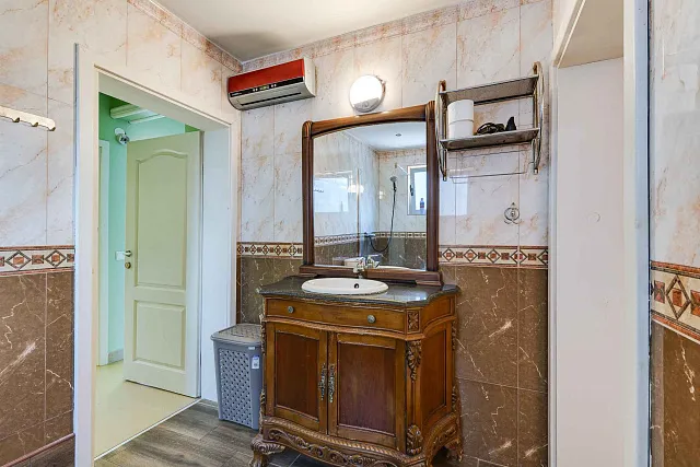 Spacious house with sea views in the picturesque area of ​​Djurashevichi — photo 32