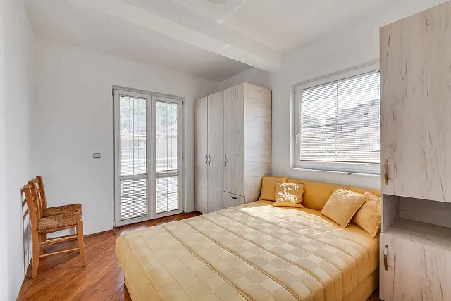 One bedroom apartment in Rafailovici near the sea — photo 17