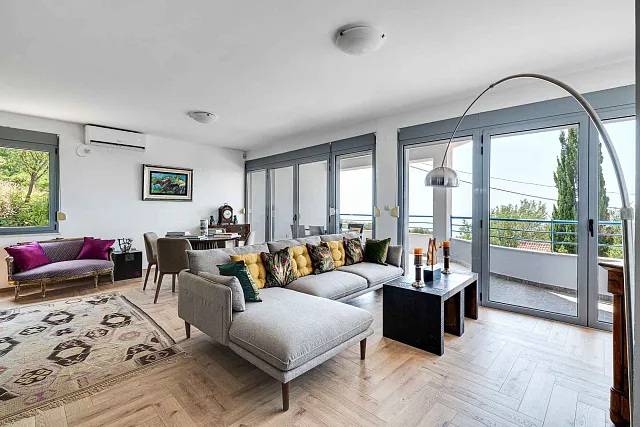 Luxury Investment Villa in Blizikuće – 3 Apartments, Pool & 120 m² Roof Terraces — photo 26