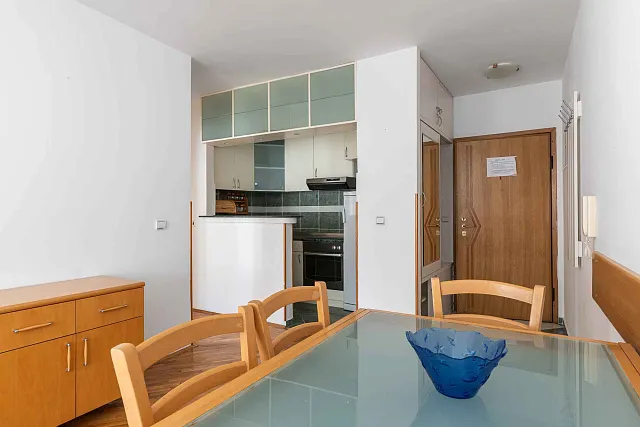 One bedroom apartment in Rafailovici near the sea — photo 6