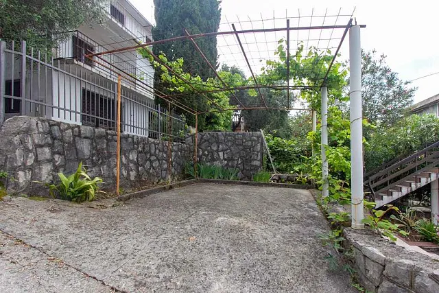 House in the picturesque area of ​​Krasici, ideal for comfortable living and relaxation — photo 14