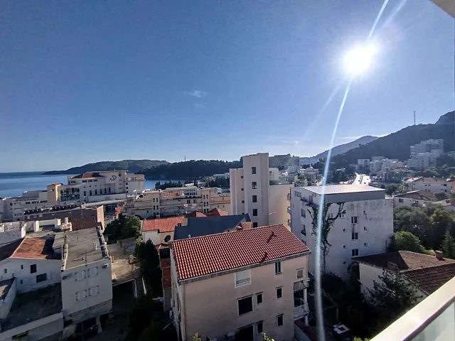 Gemütliche Wohnung in Bečići mit Panoramablick aufs Meer, nahe dem Hotel Splendid — photo 12