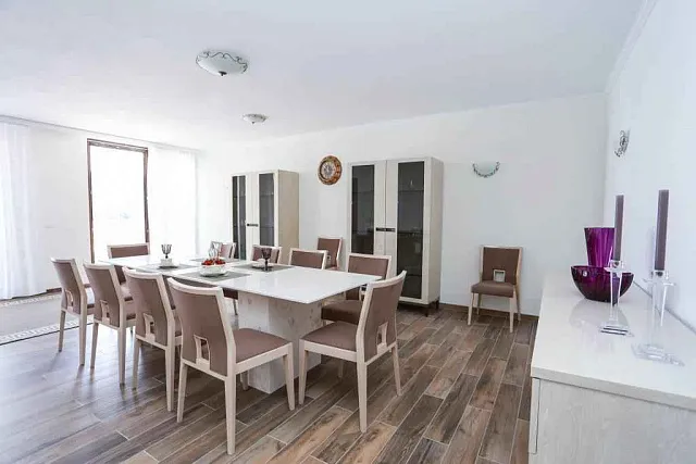 Modern villa located on the first line of Radovici — photo 17