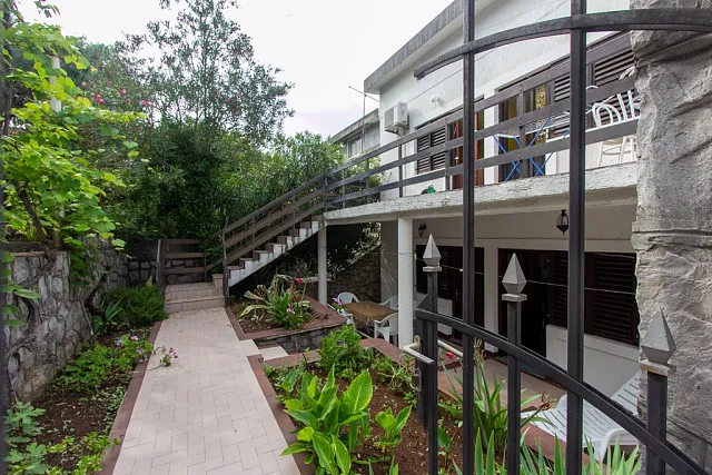 House in the picturesque area of ​​Krasici, ideal for comfortable living and relaxation — photo 15