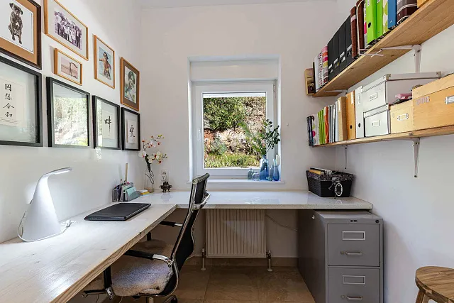Family Home with Panoramic Nature Views — photo 73
