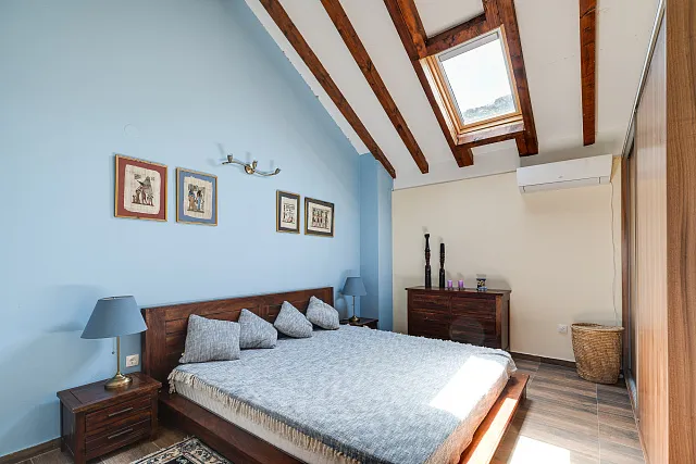 Exclusive Modern House with Authentic Character, Wine Cellar and Panoramic Views — photo 5