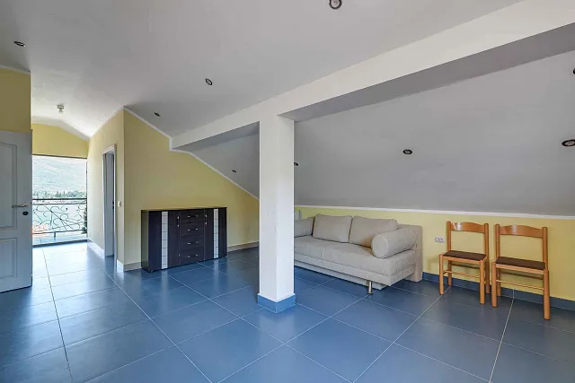 Spacious house with sea views in the picturesque area of ​​Djurashevichi — photo 42