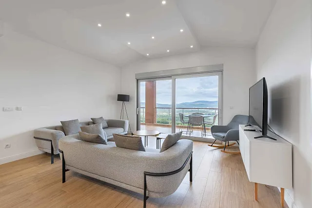 Luxury penthouse with spectacular sea views — photo 14