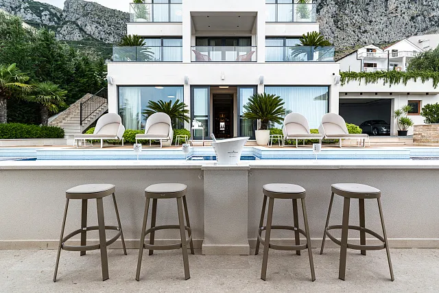 Exclusive Villa in Blizikuće, near Sveti Stefan — photo 31