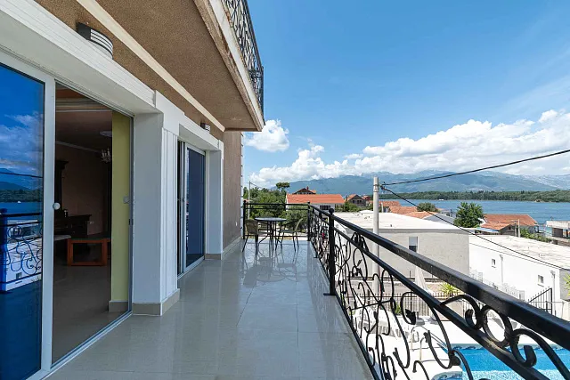 Spacious house with sea views in the picturesque area of ​​Djurashevichi — photo 28