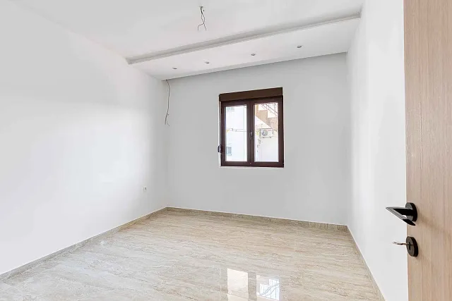 Renovated apartment in Tivat, 78 m² — photo 14