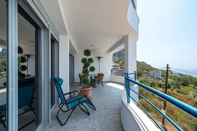 Luxury Investment Villa in Blizikuće – 3 Apartments, Pool & 120 m² Roof Terraces — photo 25