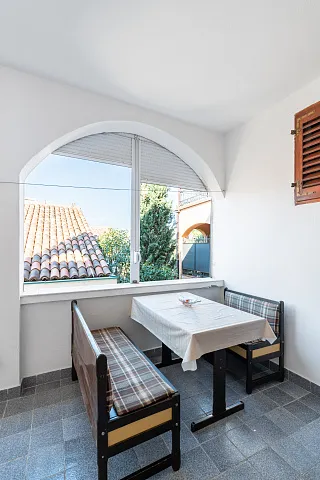 3-bedroom apartment, 90 m², with a partial sea view from the terrace