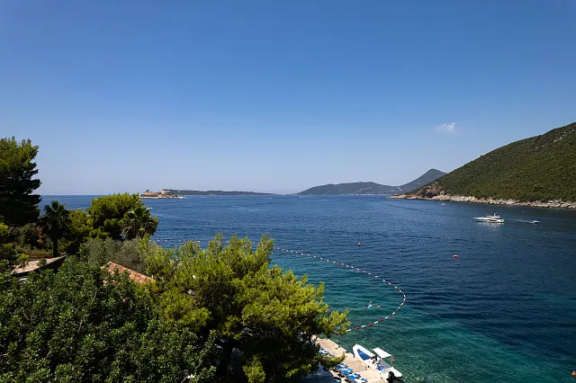 Luxury Seafront Villa – Lustica  — photo 9