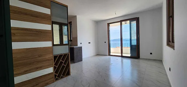 Spacious and bright apartments with panoramic sea views — photo 7