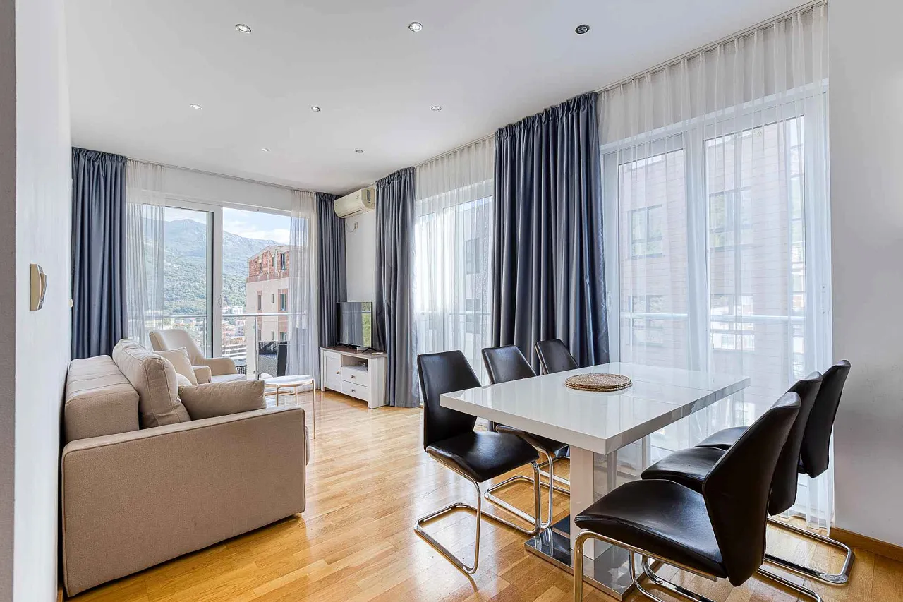  A seaview apartment in Becici