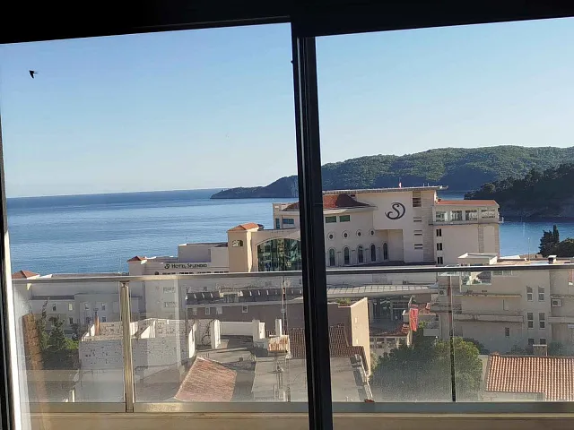 Gemütliche Wohnung in Bečići mit Panoramablick aufs Meer, nahe dem Hotel Splendid — photo 11