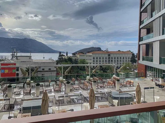Modern office space in TQ Plaza Budva with sea view — photo 10
