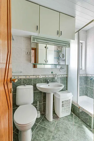 One bedroom apartment in Rafailovici near the sea — photo 15