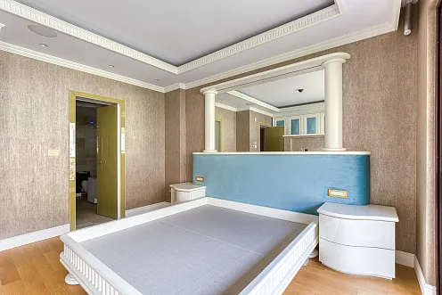 Luxurious One-Bedroom Apartment with Designer Interior